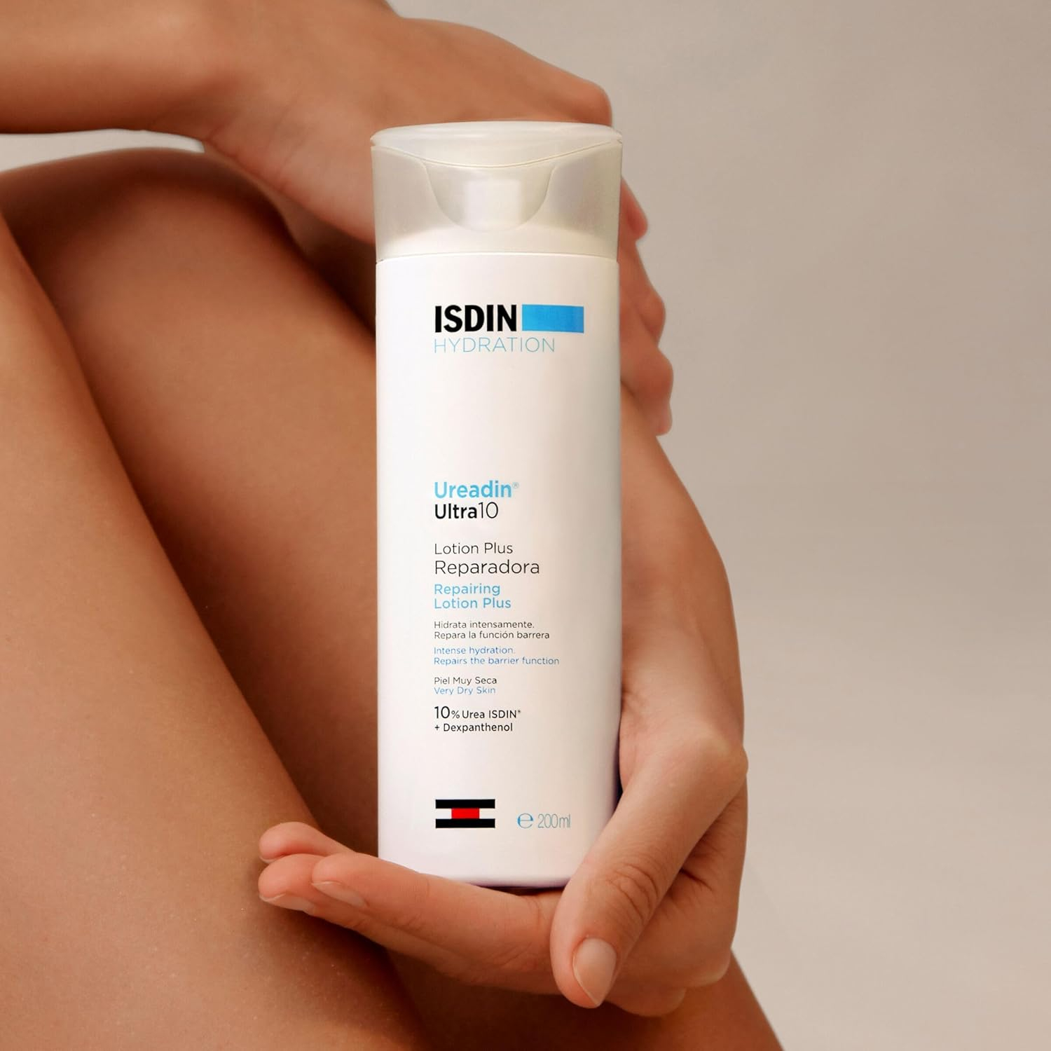ISDIN UreadinUltra10 Loción Plus Reparadora Para Piel Muy Seca Y Descamativa Que Hidrata Intensamente Y Reduce La Descamación Con Urea ISDINY Dexpantenol, Testada Dermatológicamente - 200 ml - Imagen 2